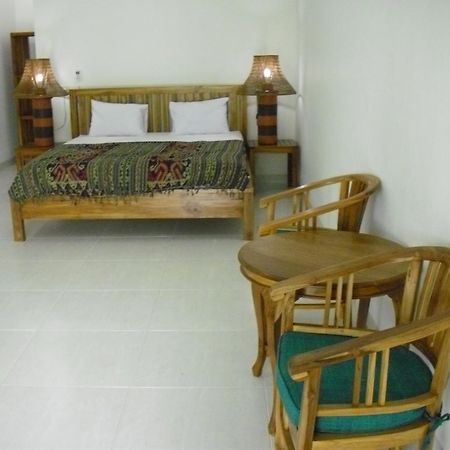 Ocean Queen Resort Cisolok Kültér fotó