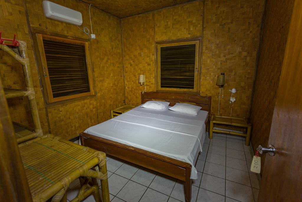 Ocean Queen Resort Cisolok Kültér fotó
